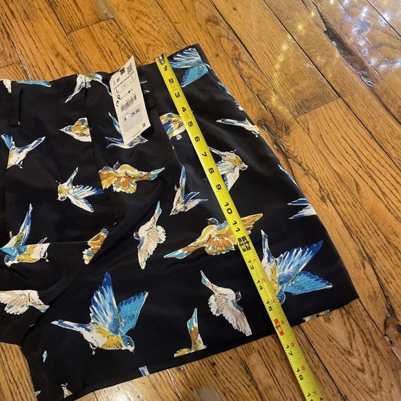 NWT Womans ZARA Tropical Print Shorts Baggy Parrot Size L - Picture 9 of 16